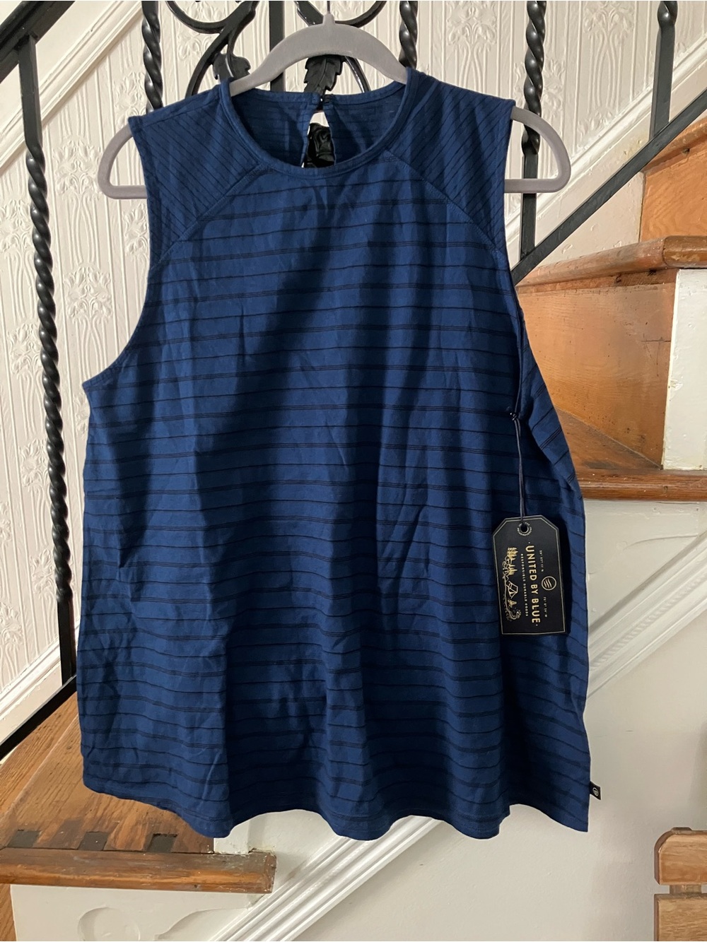 NWT United by Blue UBB women's organic cotton hemp tank top size L Large